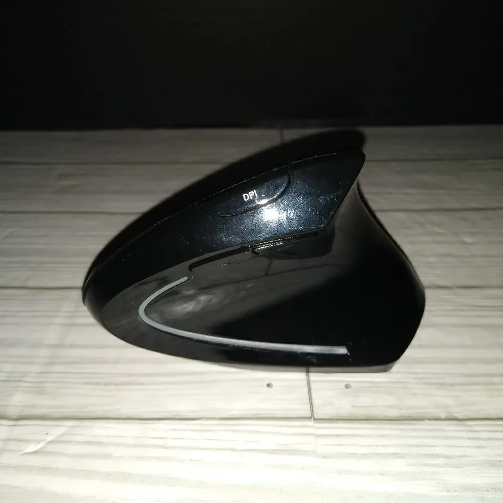 Adesso iMouse E10 2.4 GHz RF Adjustable DPI Wireless Vertical Ergonomic Mouse